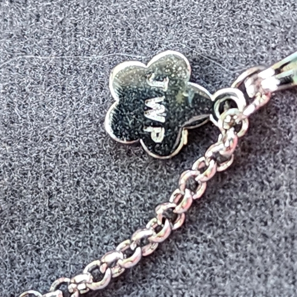 ONE OF A KIND CLASSY PEARLS NECKLACE & EARRINGS SET - Picture 8 of 11